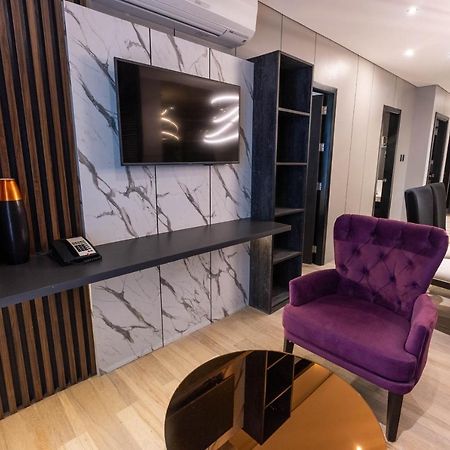Coro Hotel Макати Экстерьер фото