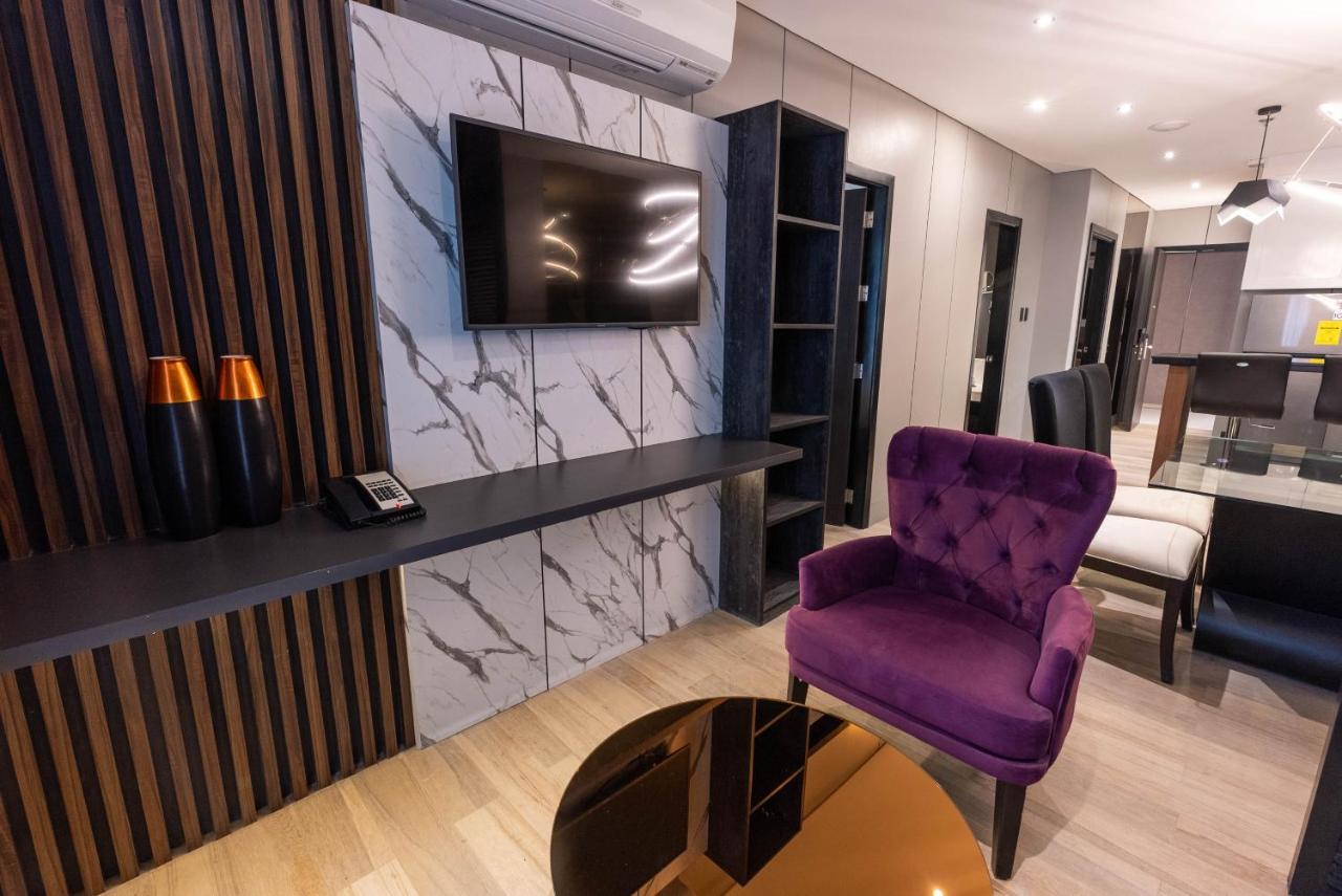Coro Hotel Макати Экстерьер фото