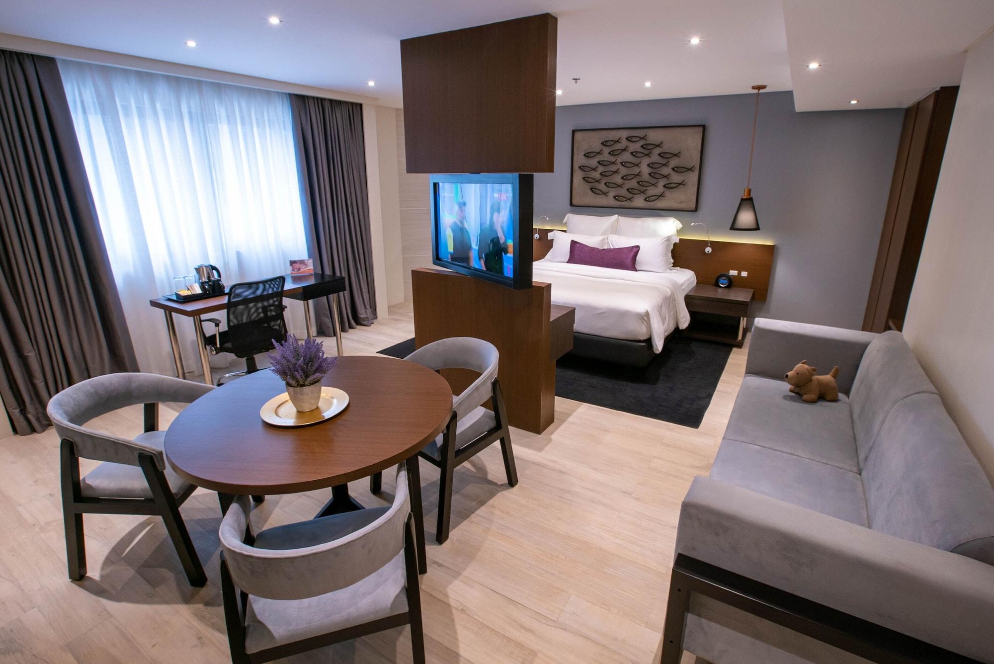Coro Hotel Макати Экстерьер фото