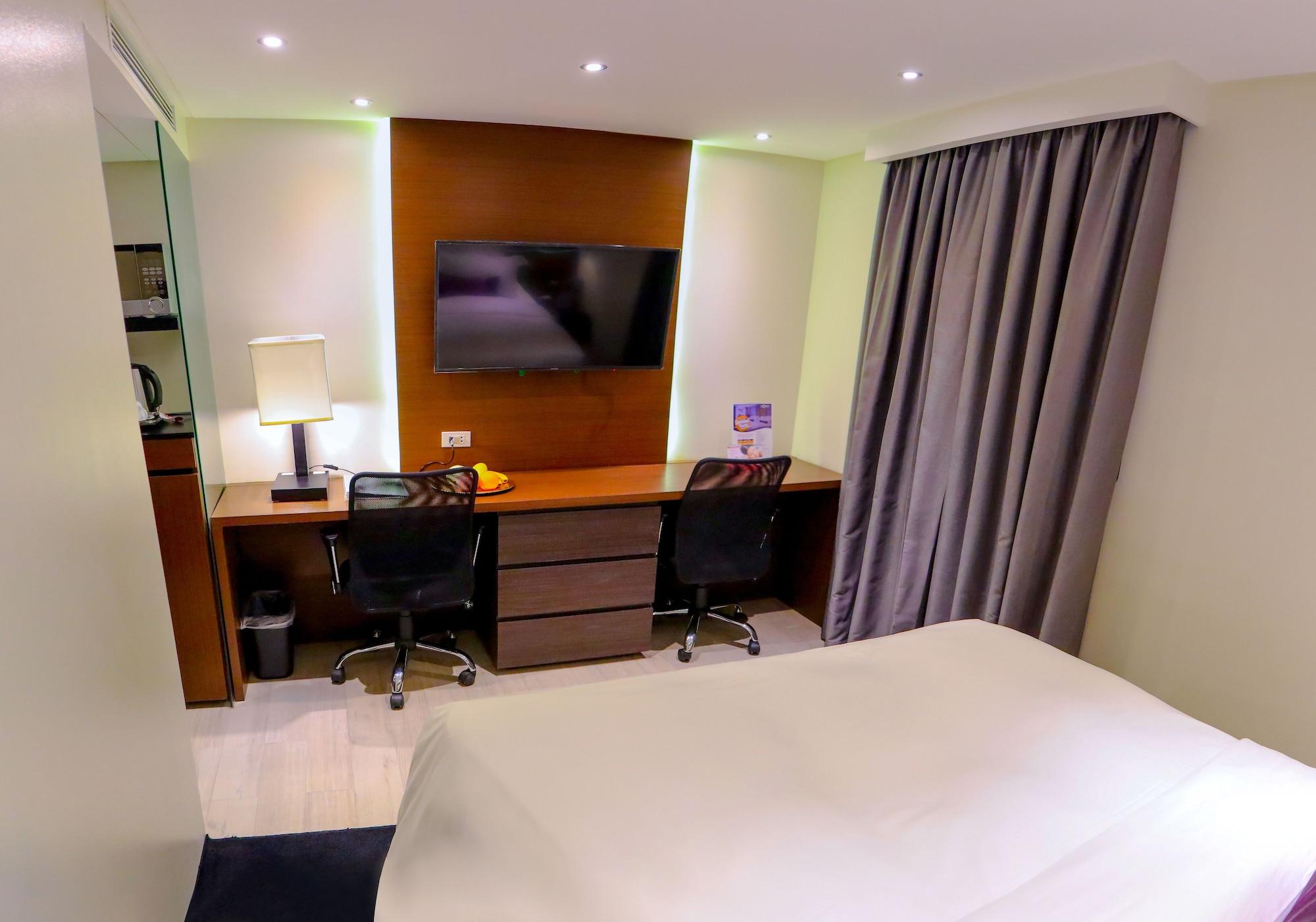 Coro Hotel Макати Экстерьер фото