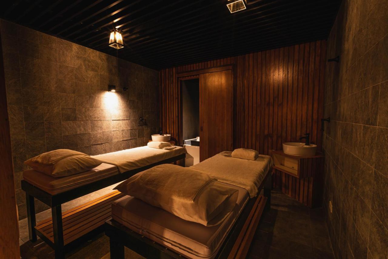 Coro Hotel Макати Экстерьер фото